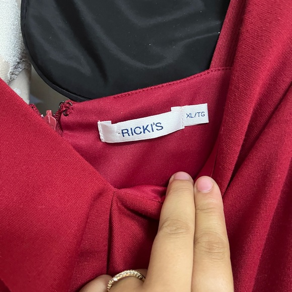 Beautiful short red dress - Picture 1 of 2